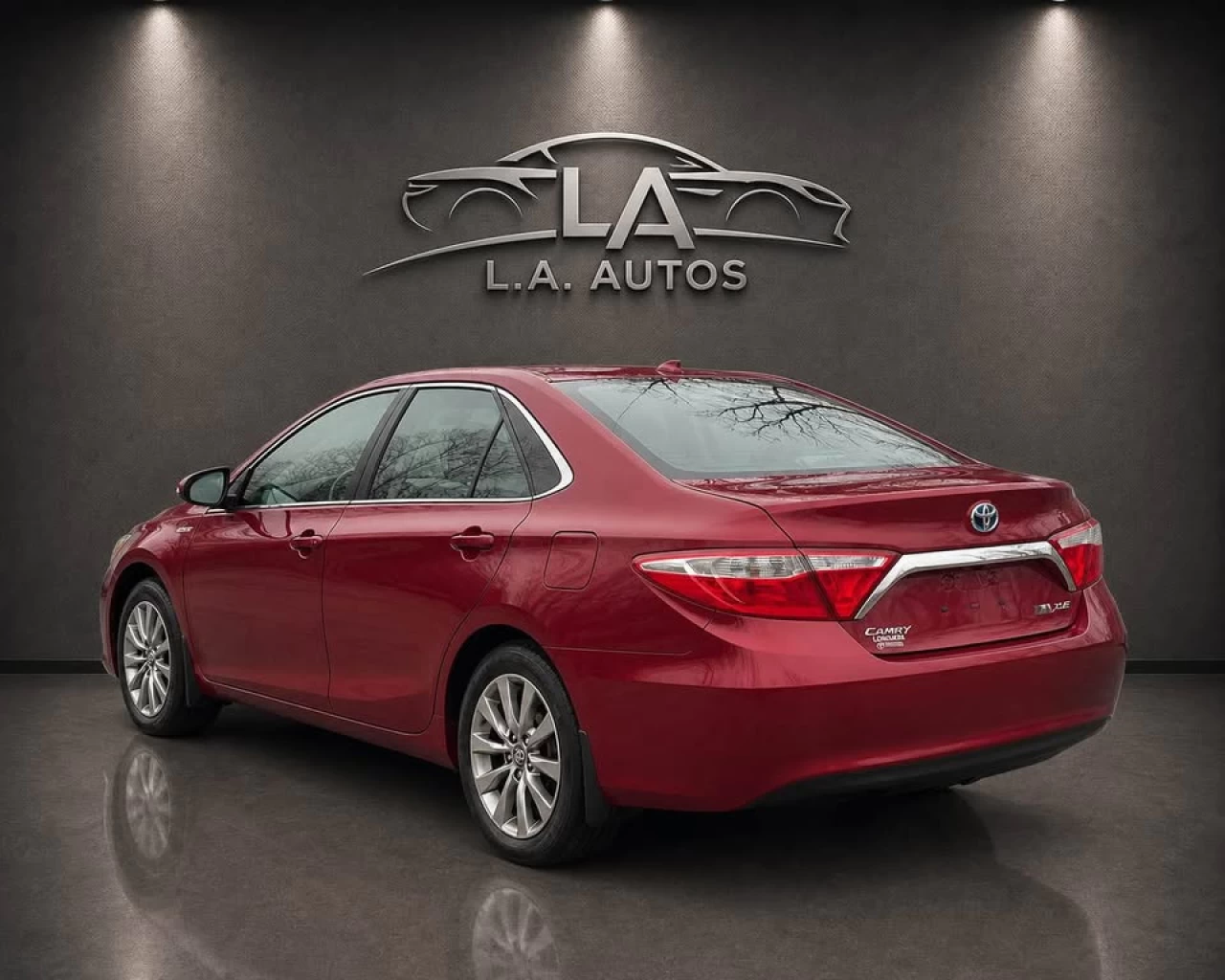 2017 Toyota Camry LE/XLE/SE Image principale