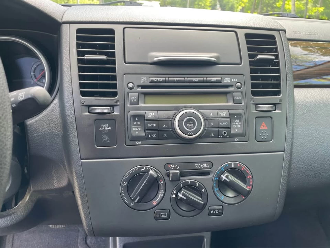2012 Nissan Versa S Image principale