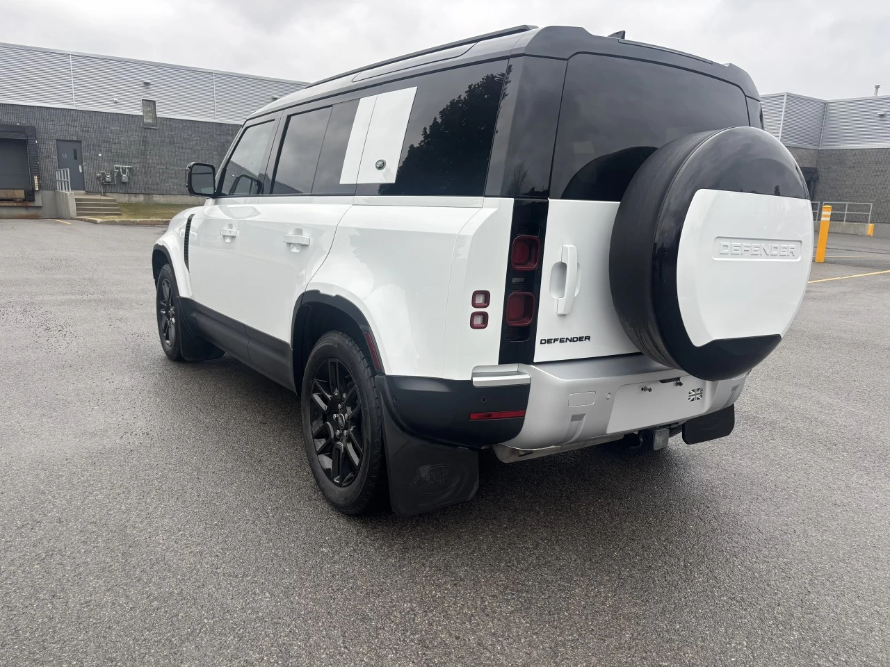 2024 Land Rover Defender 110 S Image principale
