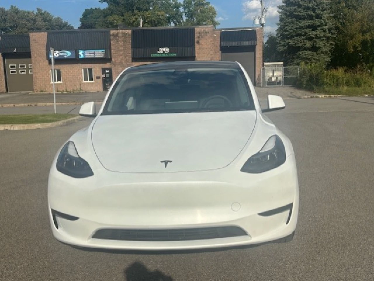 2023 Tesla Y  Main Image