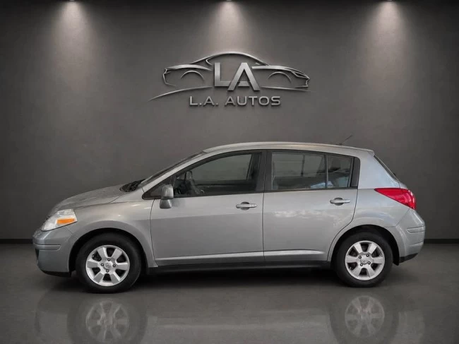 Nissan Versa - 2012
