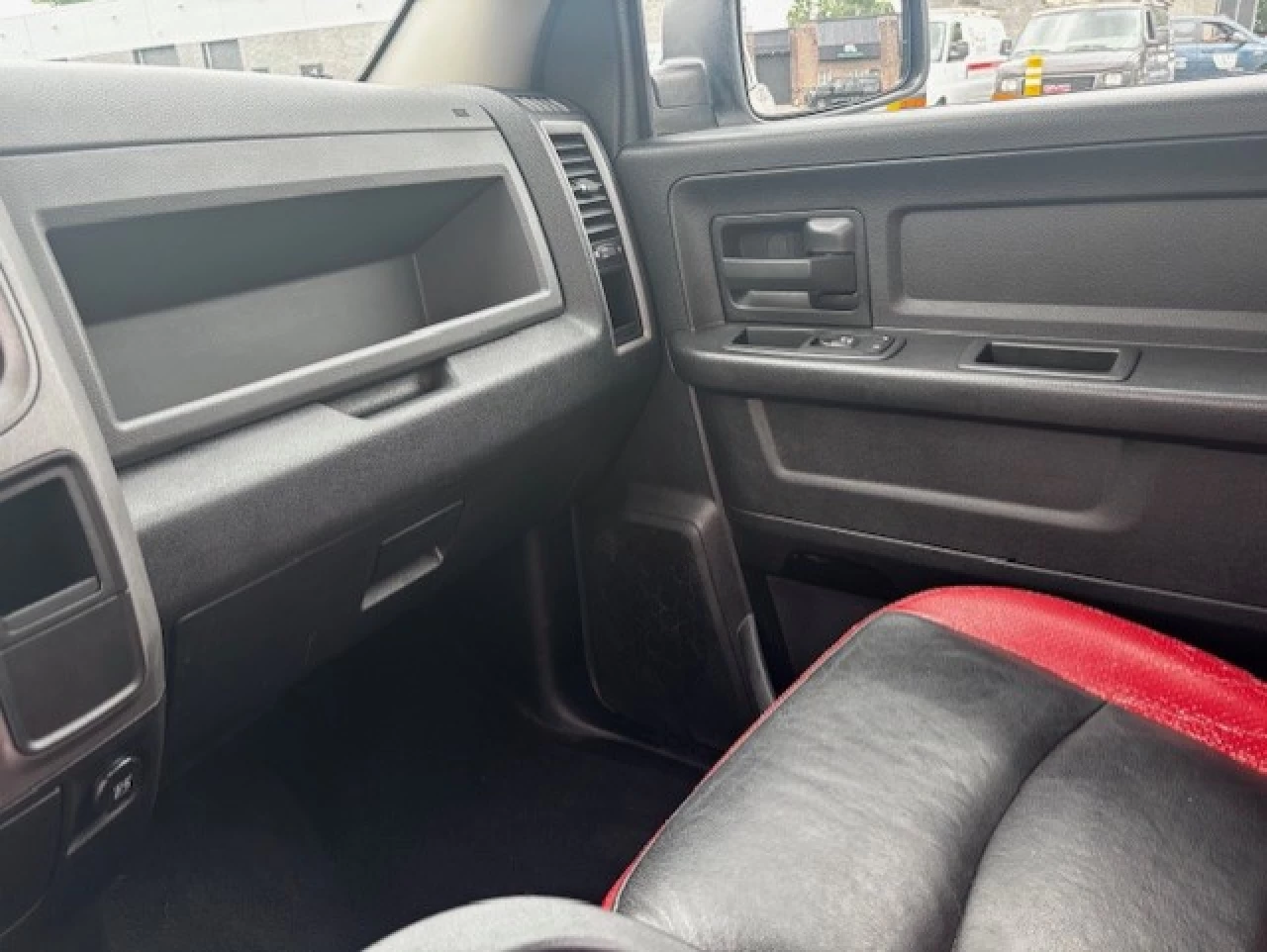 2016 Ram 1500 Classic ST Image principale