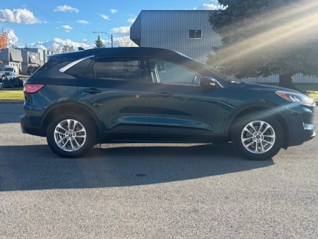 2020 Ford Escape SE Main Image