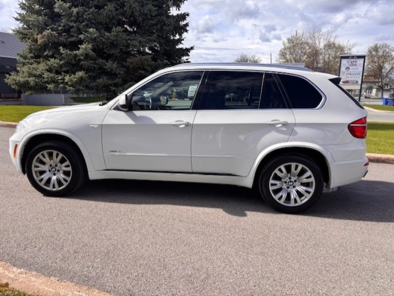 2012 BMW X5 35i Image principale