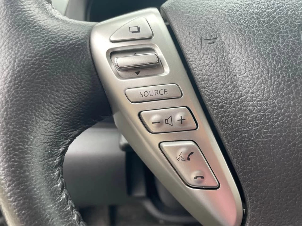 2017 Nissan Versa Note S/SV/SR/SL Image principale