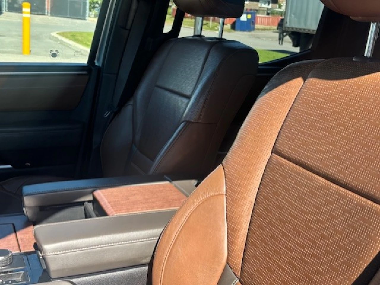 2022 Toyota Tundra Platinum Image principale