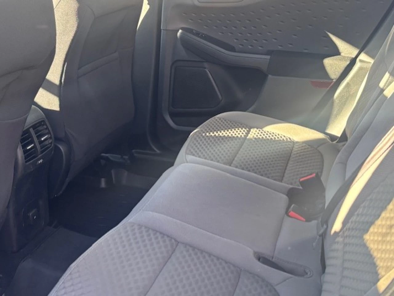 2020 Ford Escape SE Main Image