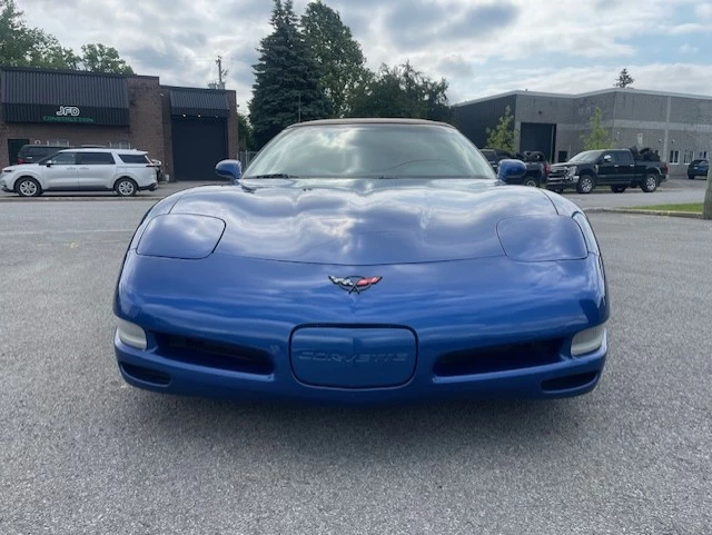 Chevrolet Corvette 2dr Convertible 2002