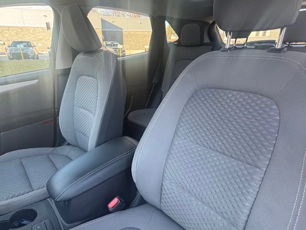 2020 Ford Escape SE Main Image