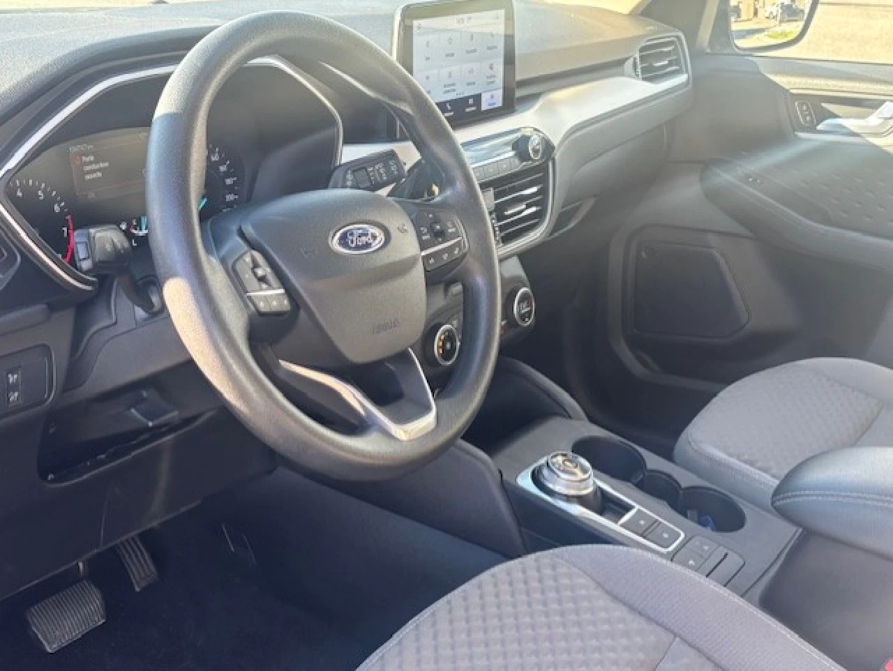 2020 Ford Escape SE Main Image