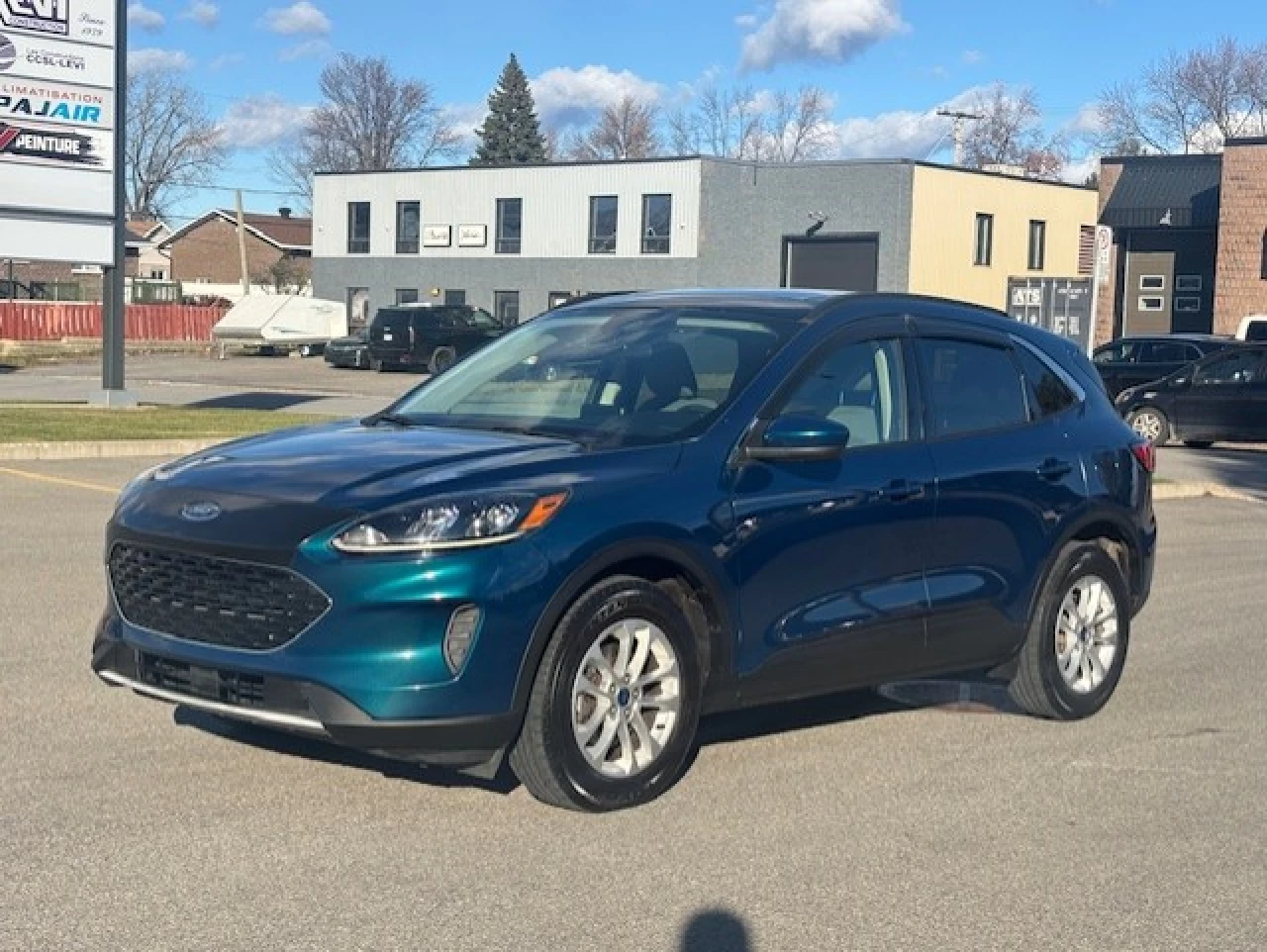 2020 Ford Escape SE Main Image