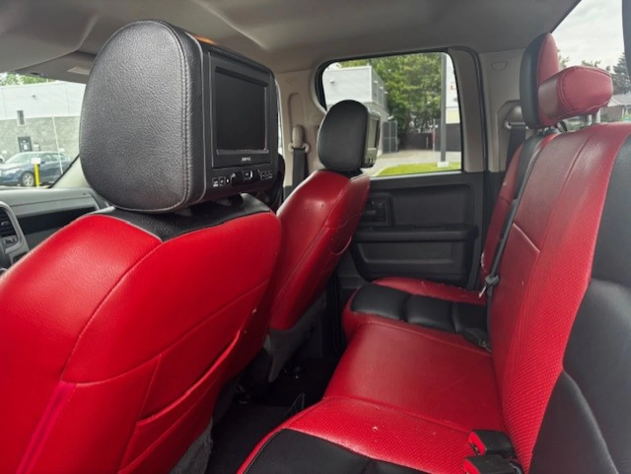 2016 Ram 1500 Classic ST Image principale
