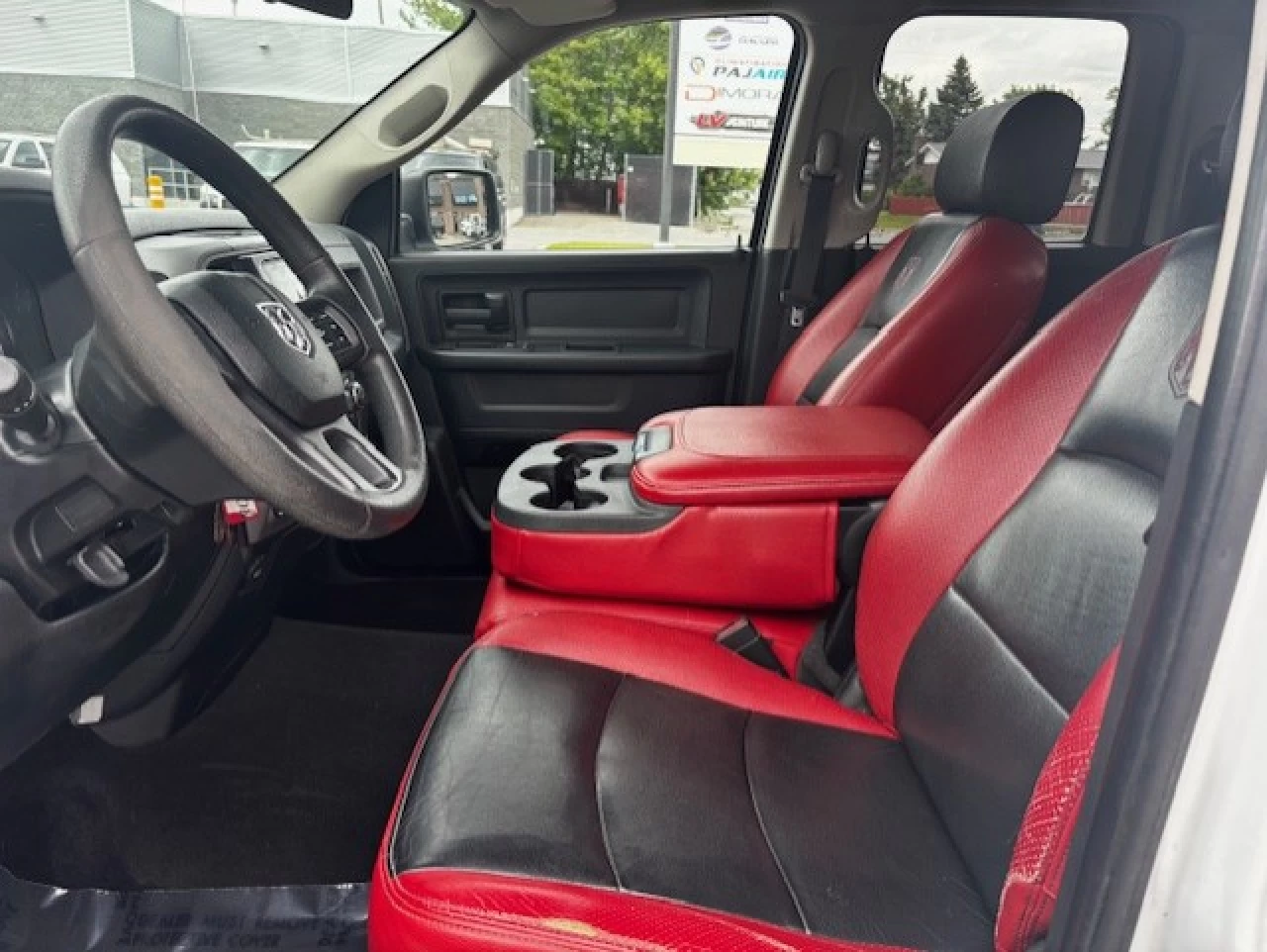 2016 Ram 1500 Classic ST Image principale