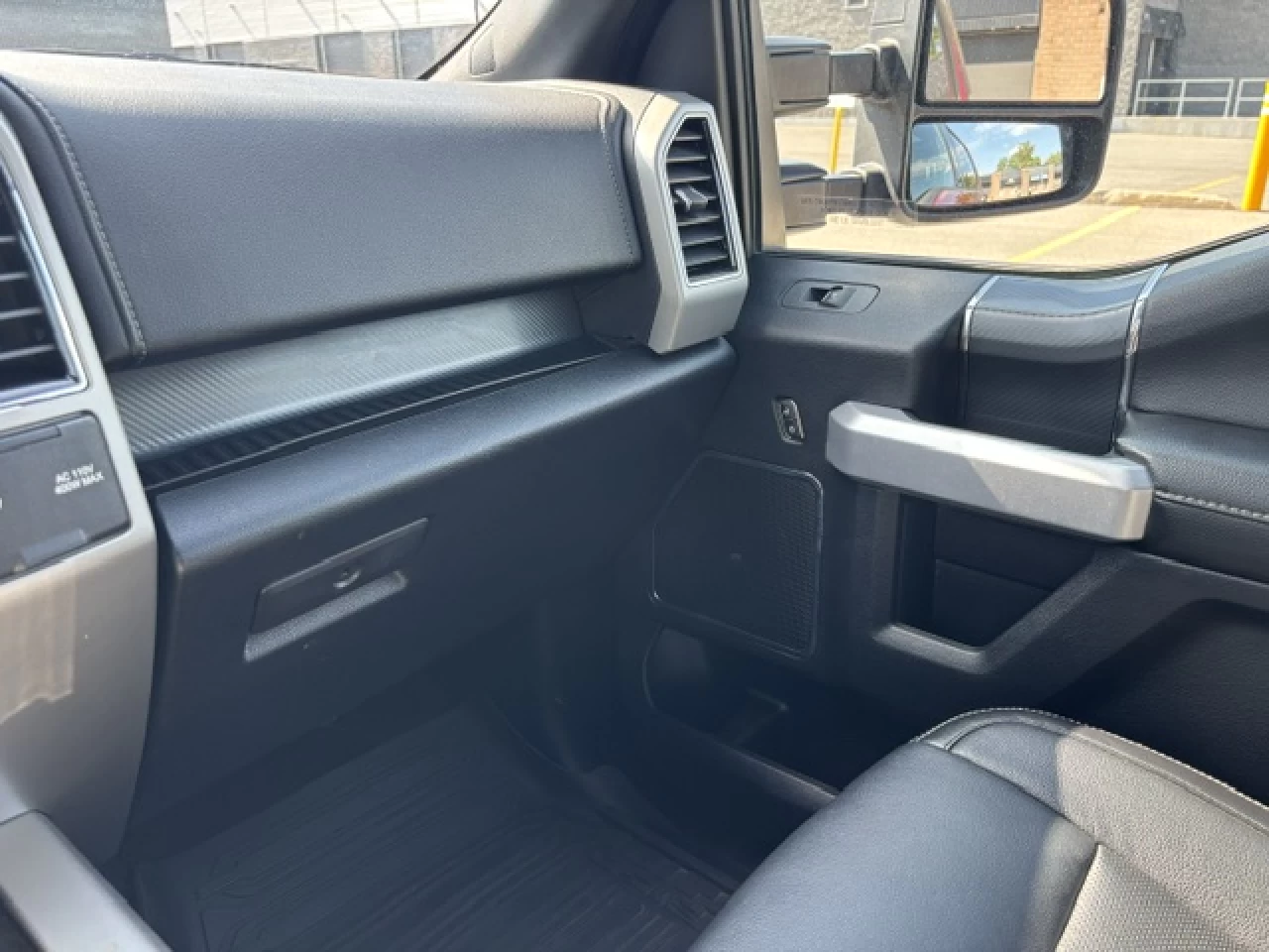 2019 Ford F-150 LARIAT super crew Main Image