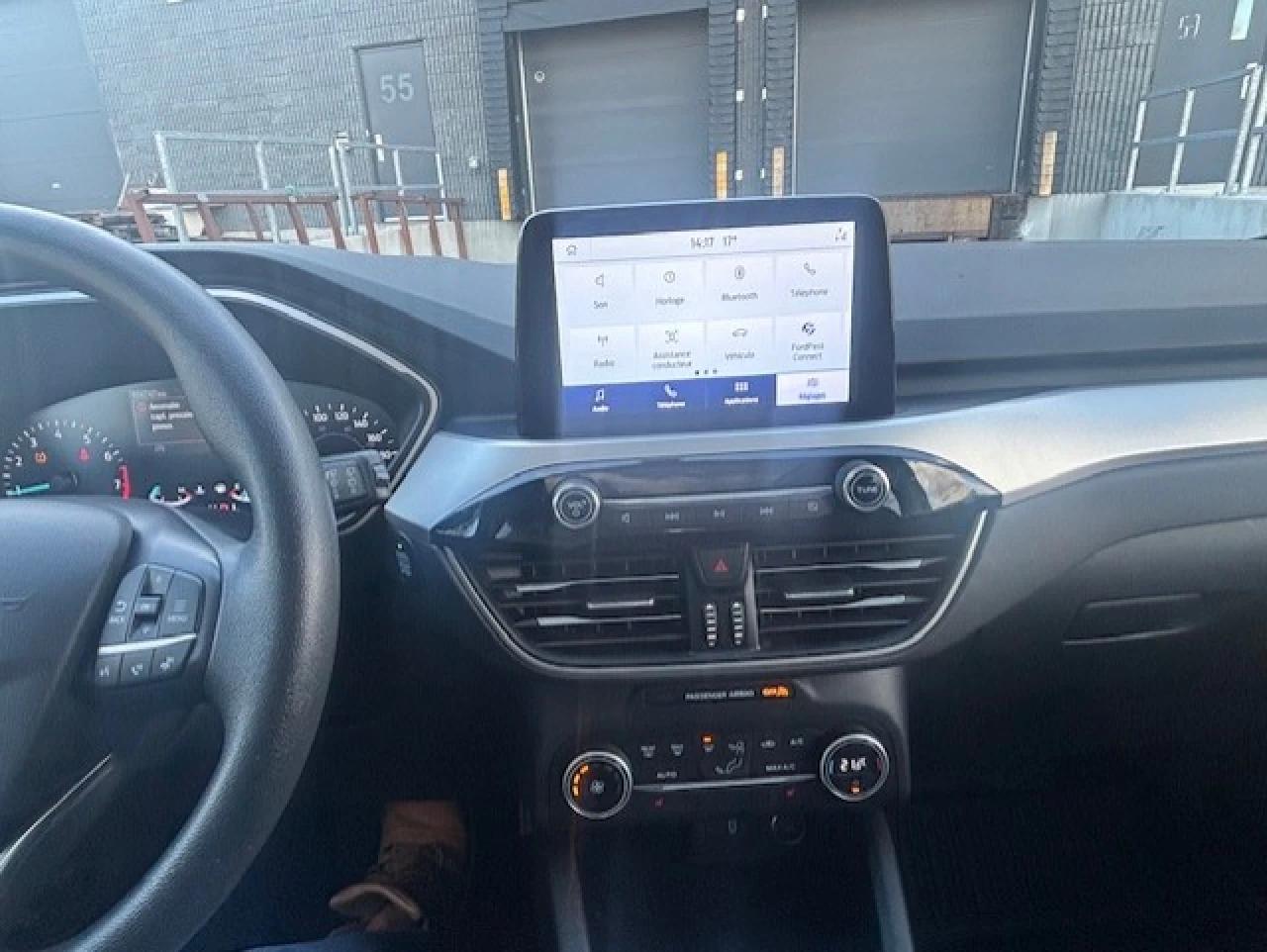 2020 Ford Escape SE Main Image