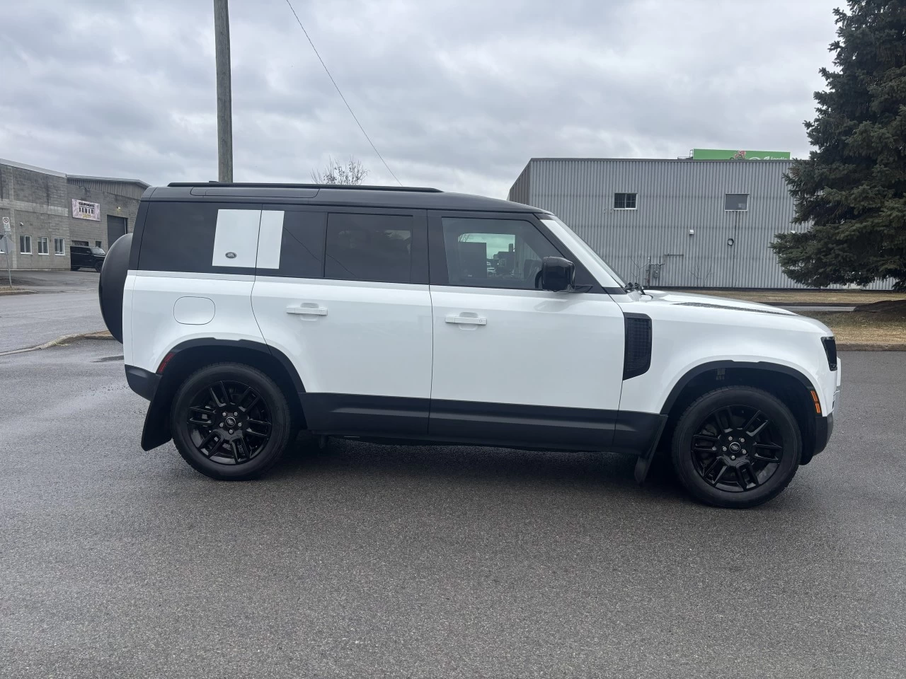 2024 Land Rover Defender 110 S Image principale