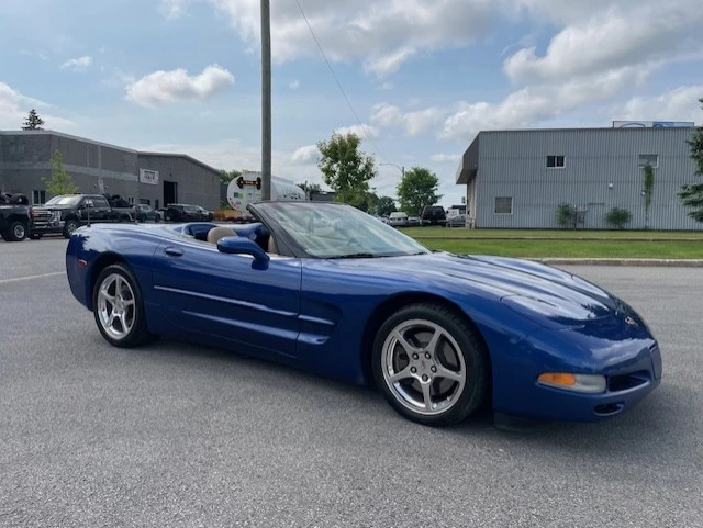 Chevrolet Corvette 2dr Convertible 2002