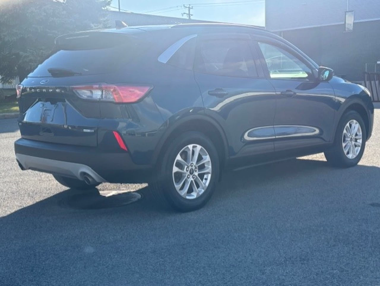 2020 Ford Escape SE Main Image