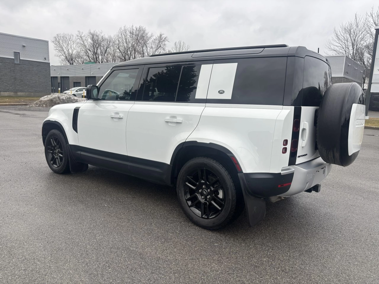 2024 Land Rover Defender 110 S Main Image