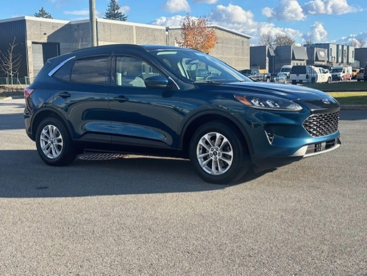 2020 Ford Escape SE Main Image