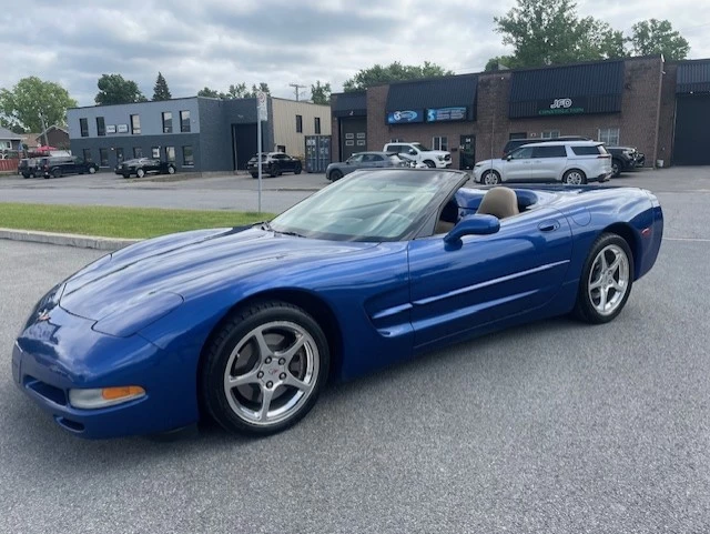 Chevrolet Corvette 2dr Convertible 2002