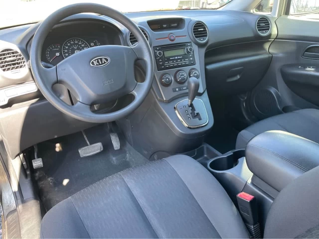 Kia Rondo LX 2012