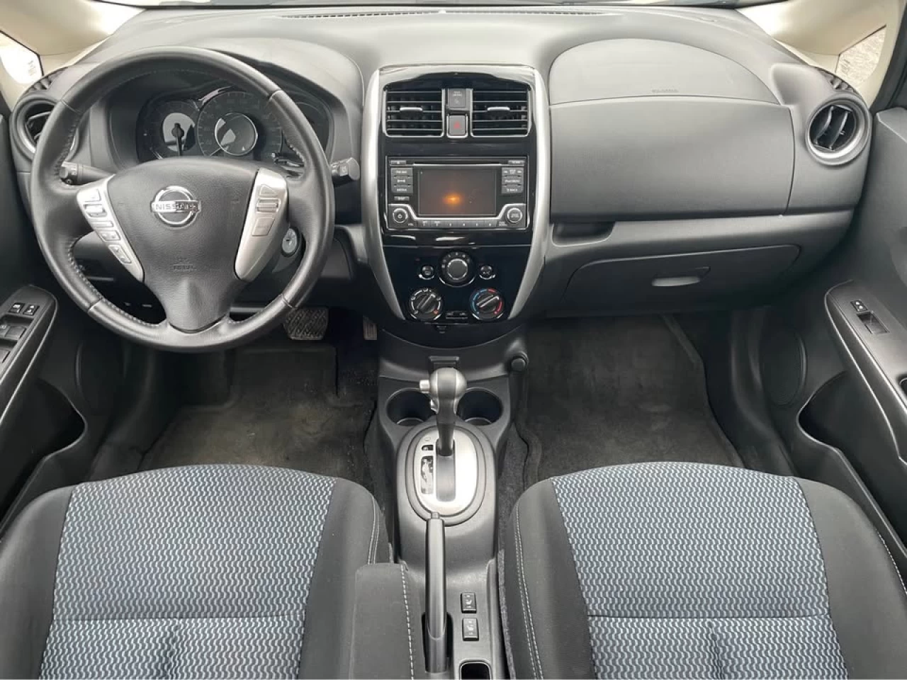 2017 Nissan Versa Note S/SV/SR/SL Image principale