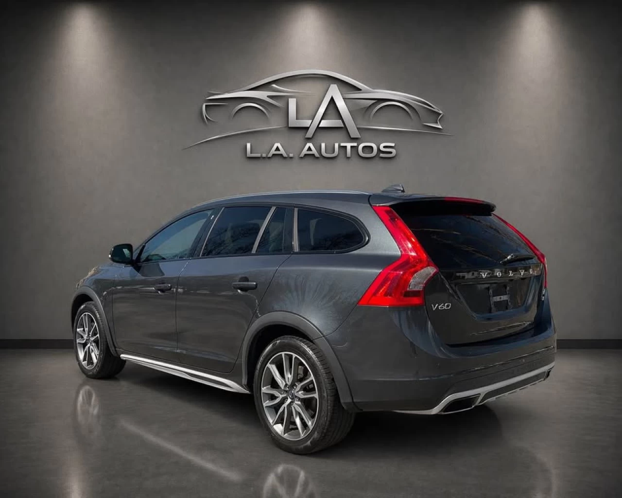 2017 Volvo V60 Cross Country T5 Image principale