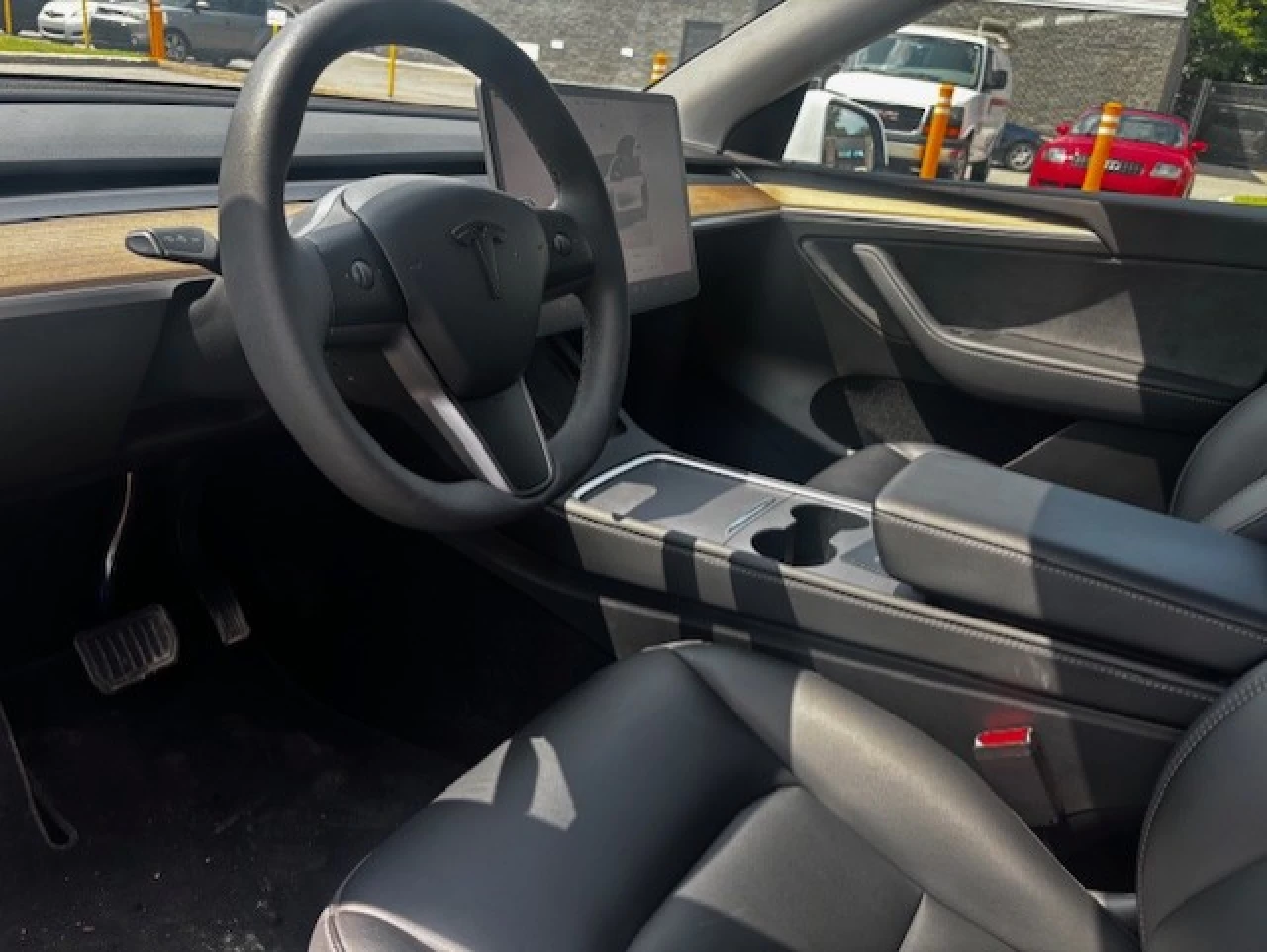 2023 Tesla Y  Main Image