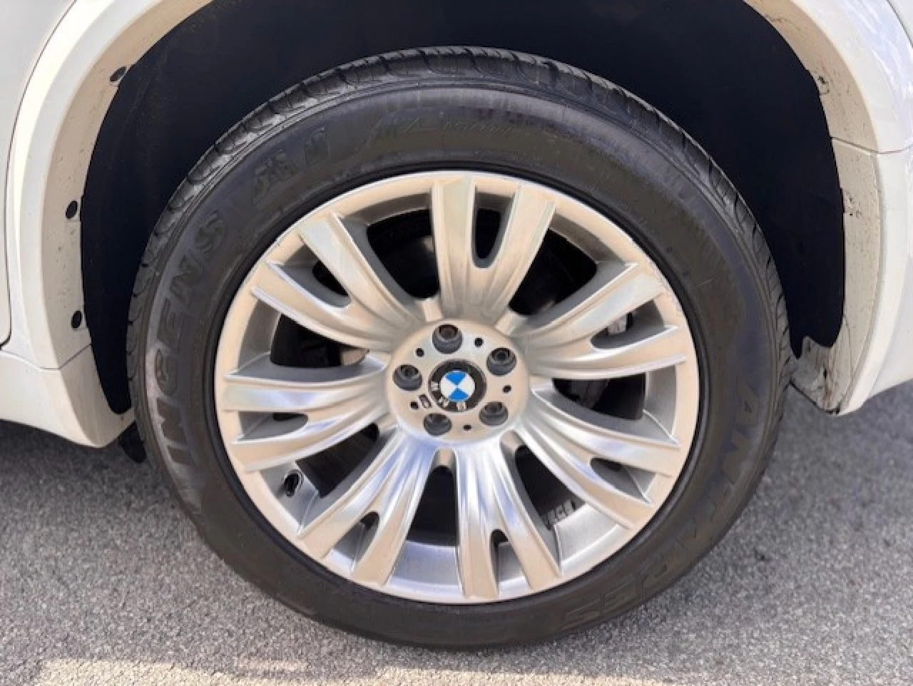 2012 BMW X5 35i Image principale