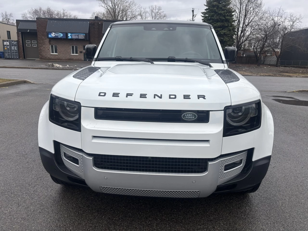2024 Land Rover Defender 110 S Main Image