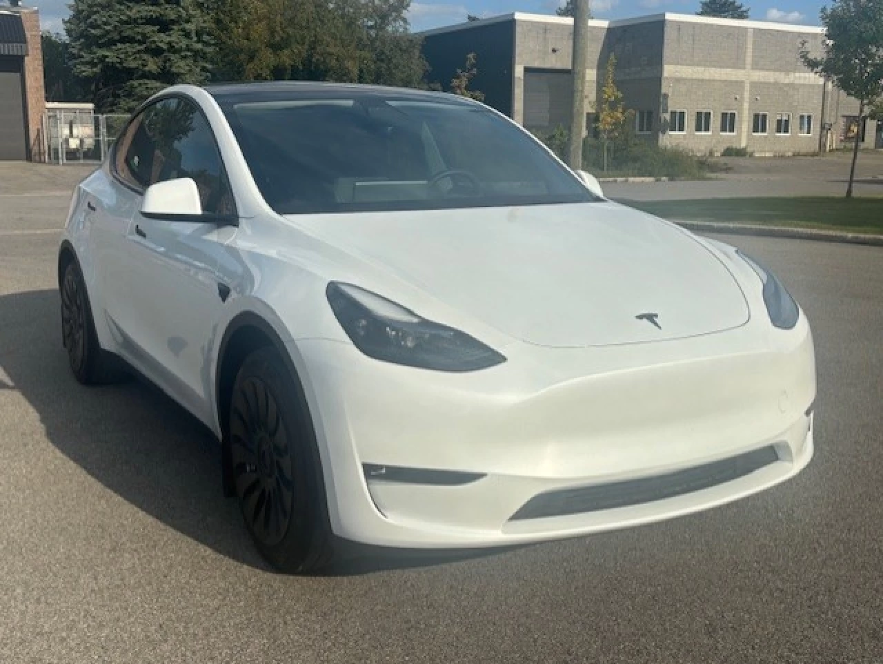 2023 Tesla Y  Main Image