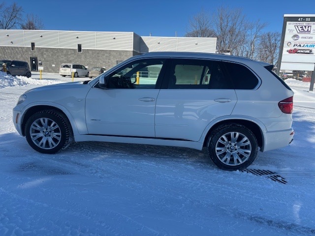 2012 BMW X5 35i Image principale