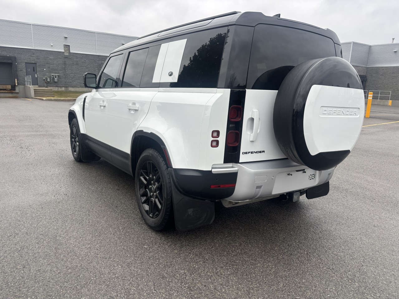 2024 Land Rover Defender 110 S Image principale