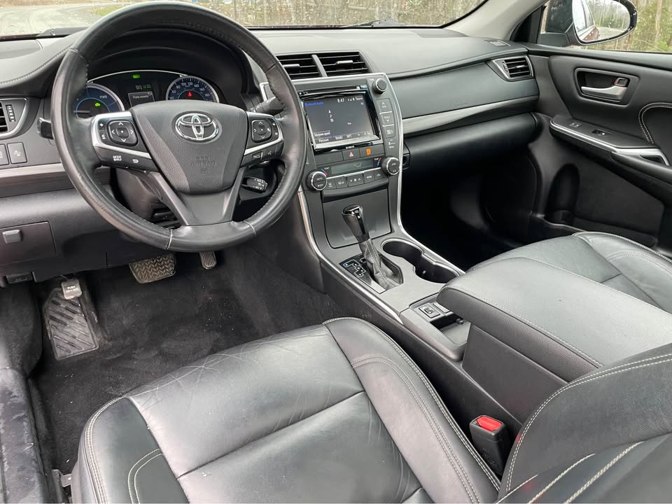 2017 Toyota Camry LE/XLE/SE Image principale