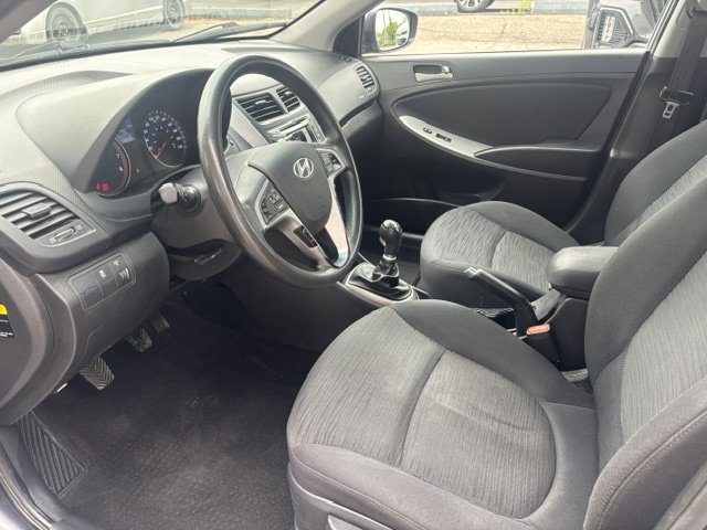 2017 Hyundai Accent GL Image principale