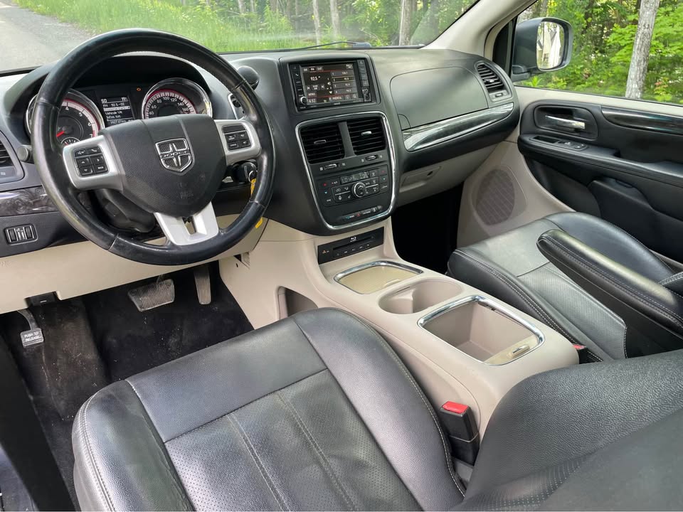 2017 Dodge Grand Caravan  Main Image