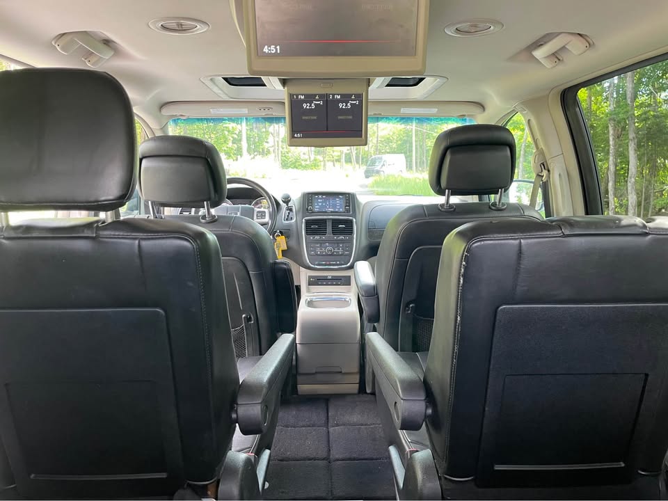2017 Dodge Grand Caravan  Main Image