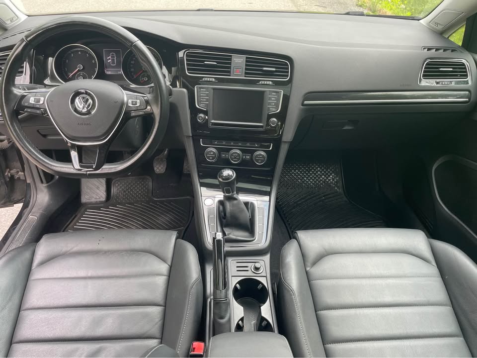 2017 Volkswagen Golf Highline Image principale