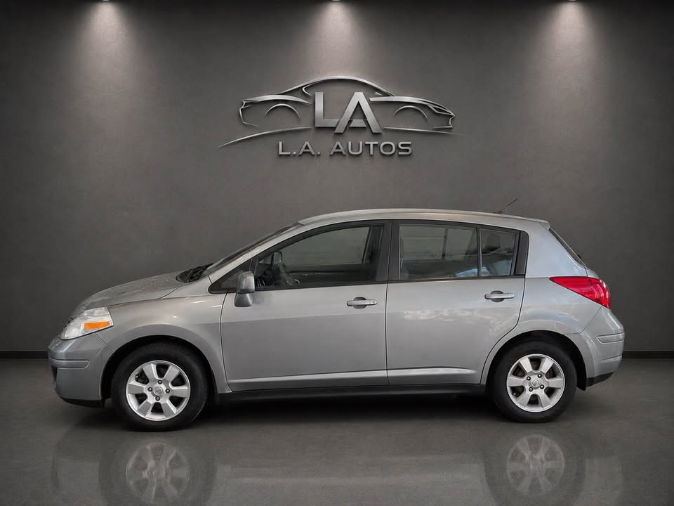 2012 Nissan Versa S Image principale