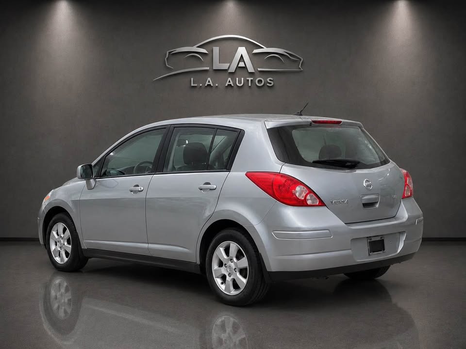 2012 Nissan Versa S Image principale