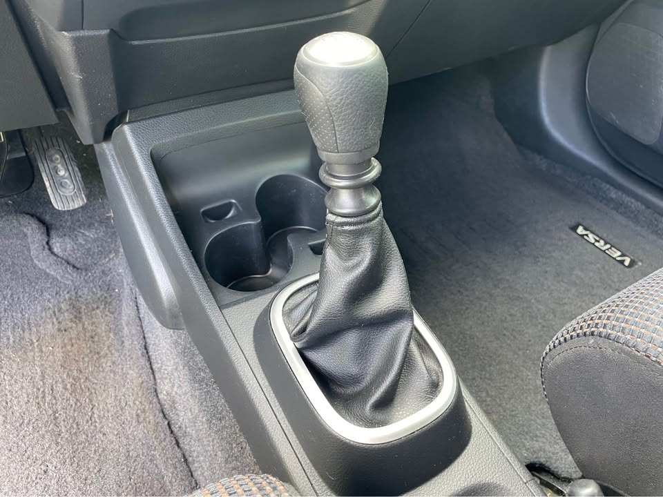 2012 Nissan Versa S Image principale
