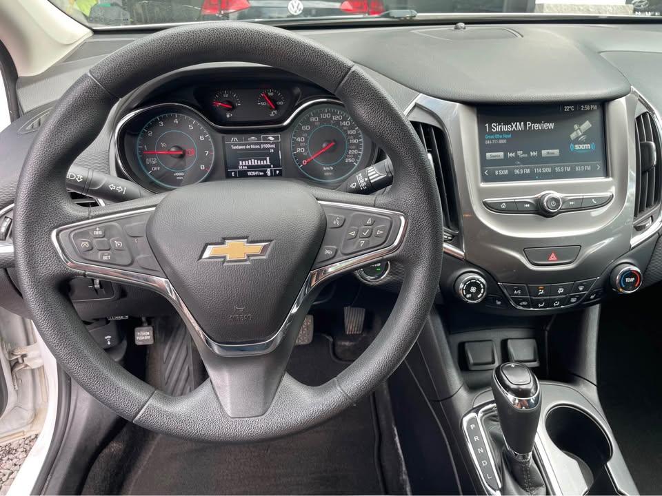 2018 Chevrolet Cruze LT Image principale